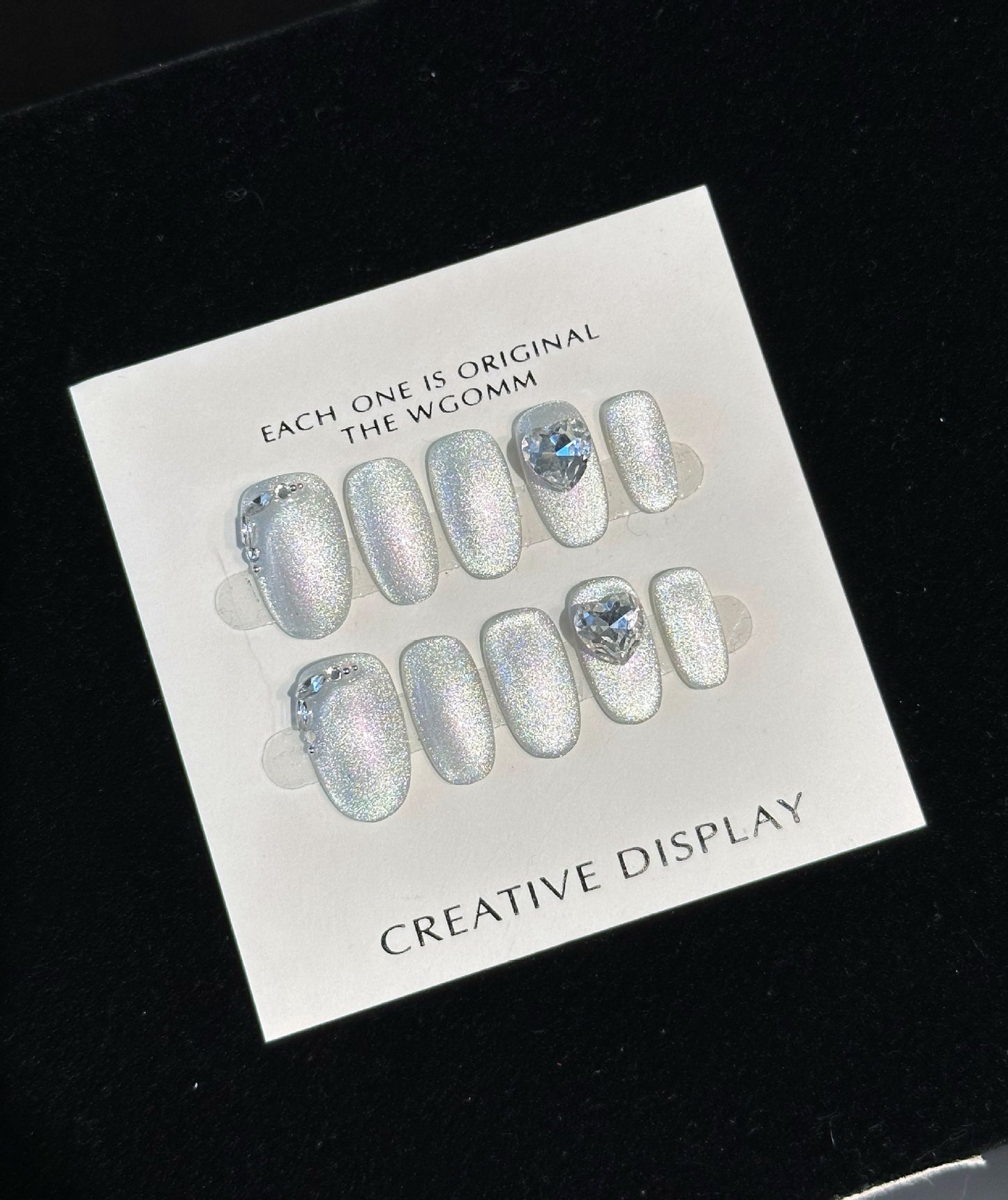 Blue Aurora Short Oval Press-on Nails | Wearing Armor Nail | Gel Nail Strips