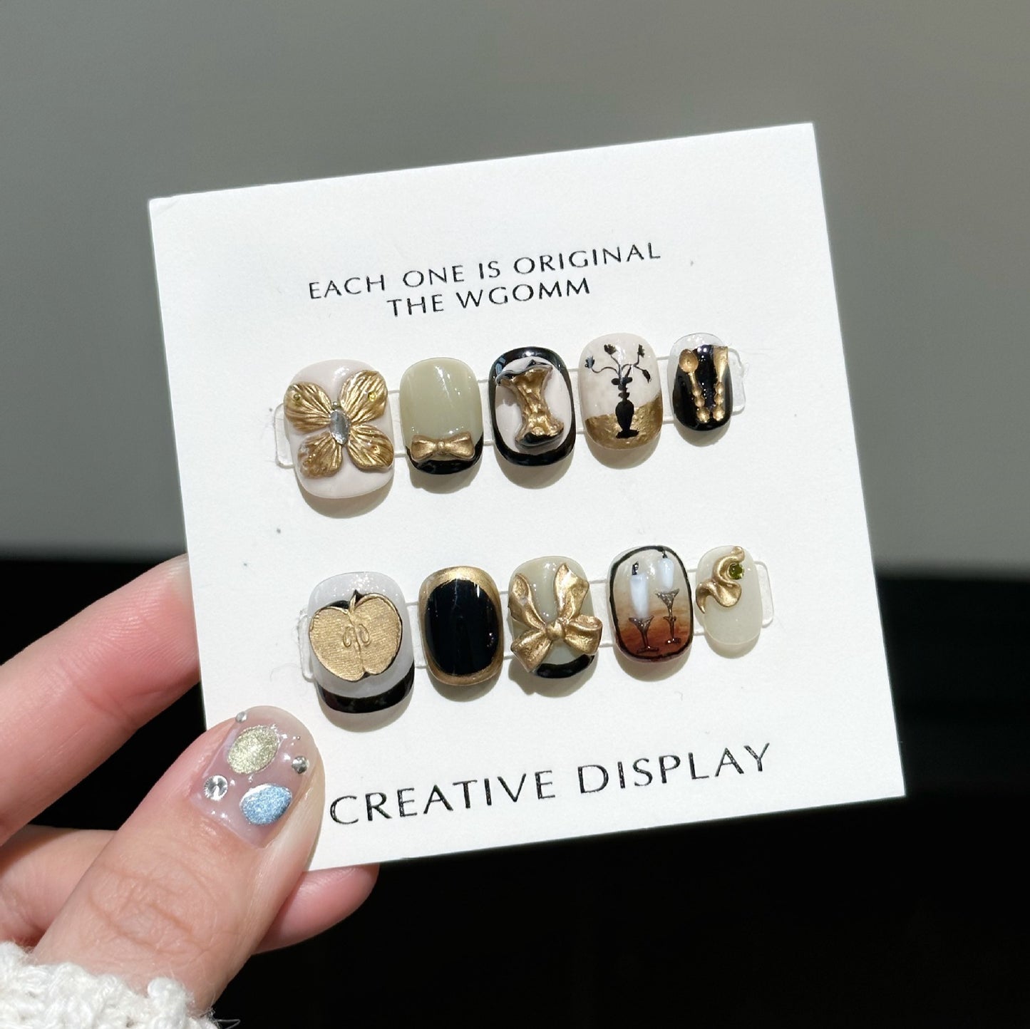 Vintage Chic Press-on Nails | Wearing Armor Nail | Gel Nail Strips