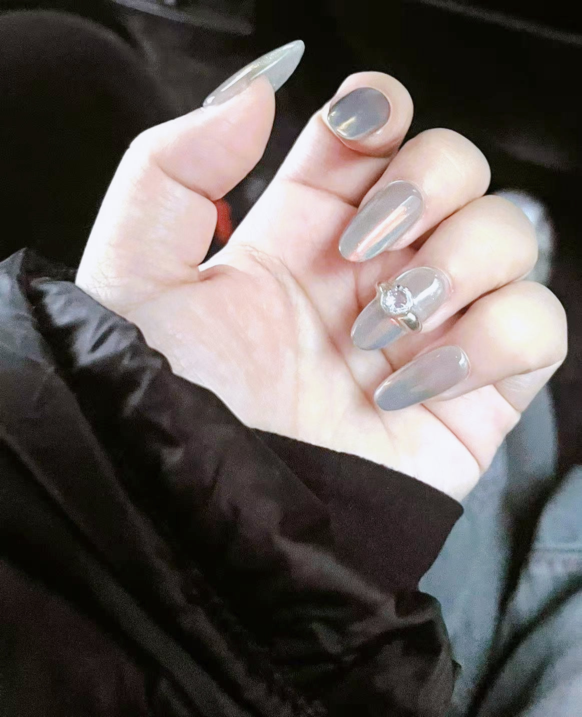 Solid Color with Sparkling Glitter and a Dynamic Cat's Eye | Wearing Armor Nail | Gel Nail Strips